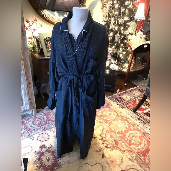 Holt Renfrew Silk robe brand new - Picture 1 of 3